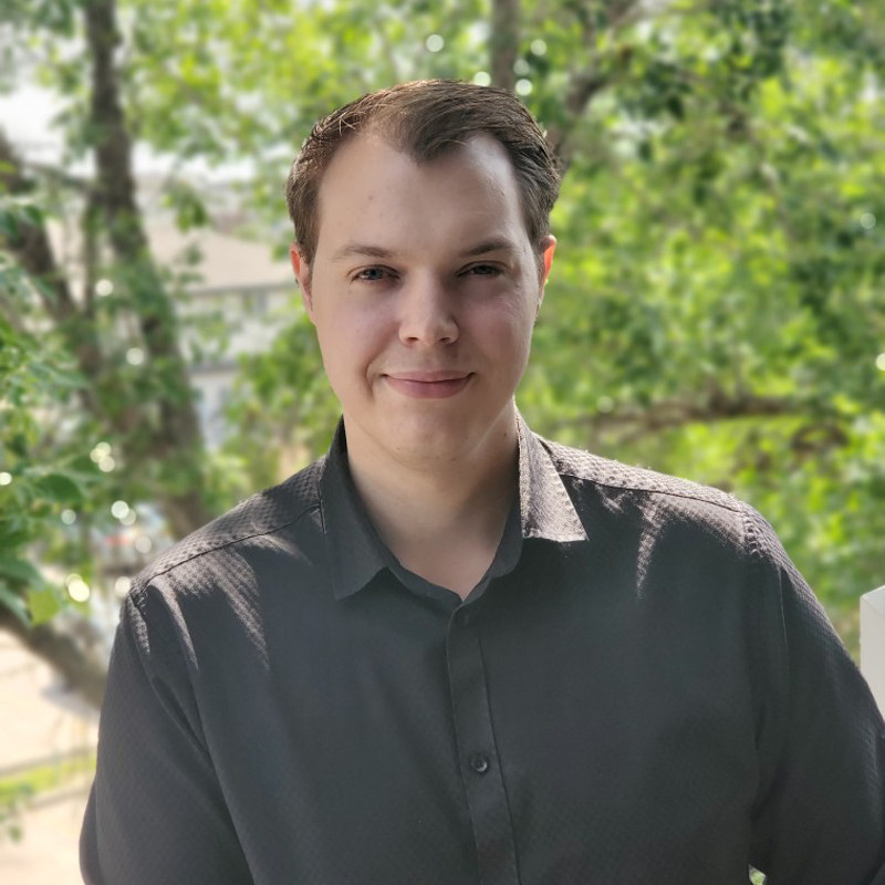 A headshot of Chevy Henderson, a 2023-24 Campus Ambassador
